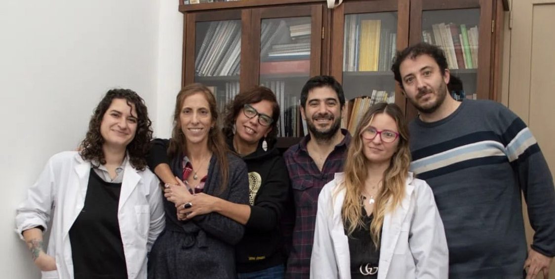 Colección Osteológica «Prof. Dr. Rómulo Lambre» emblema de la