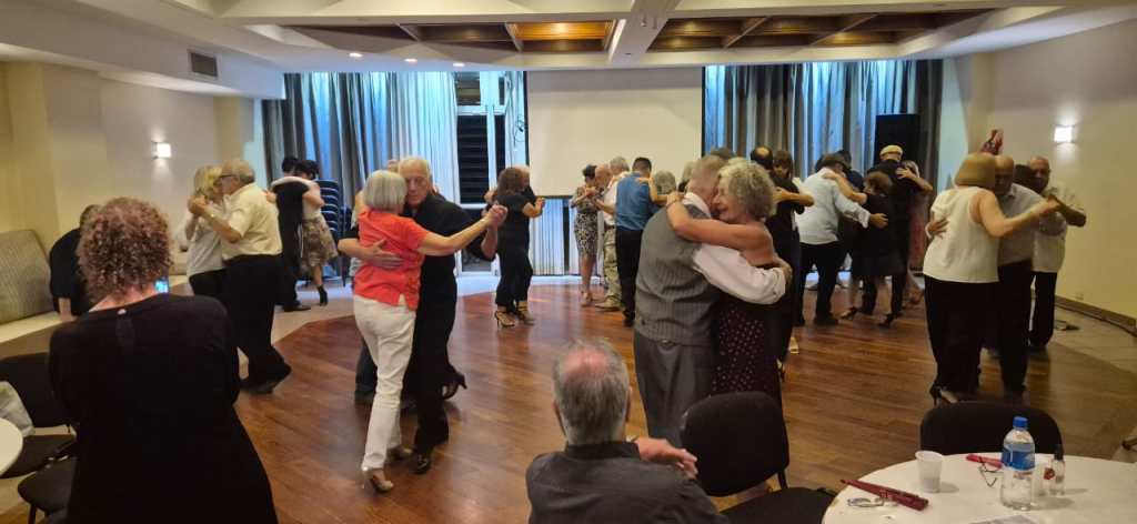 El tango y la solidaridad se abrazaron en el Centro Bioquímico Distrito I
