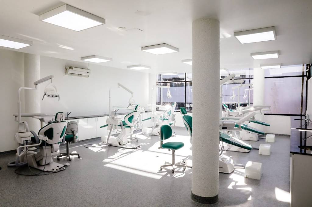 La Facultad de Odontología inauguró su nueva Clínica de Posgrado con equipamiento de última generación